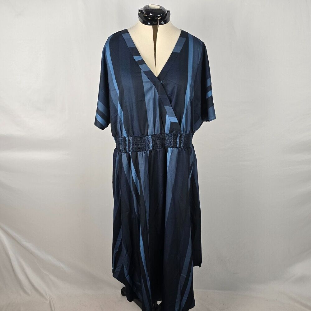 Bloomchic Dress Women's 3X Blue Striped Short Sleeve Shirred Flutter Wrap NWT